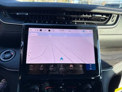 New 2025 Jeep Grand Cherokee Limited w/ Black Appearance Package image 23