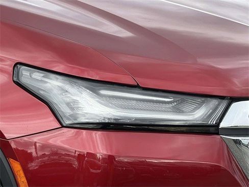 Used 2023 Chevrolet Traverse LT image 6