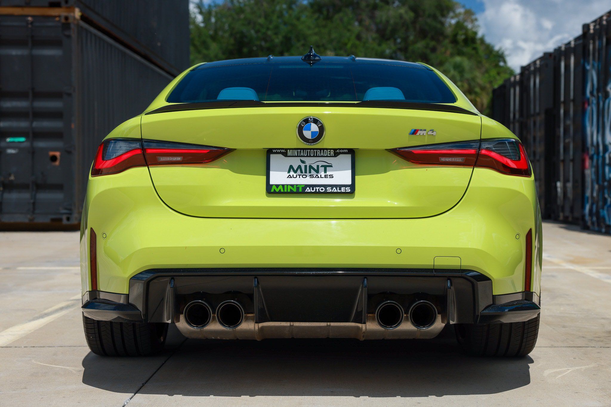 Used 2021 BMW M4 Coupe w/ Executive Package RWD image 11