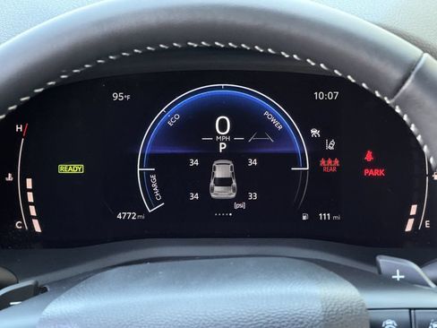 Used 2025 Toyota Camry SE w/ Convenience Package FWD image 17