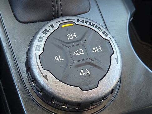 Used 2025 Ford Bronco Badlands image 16