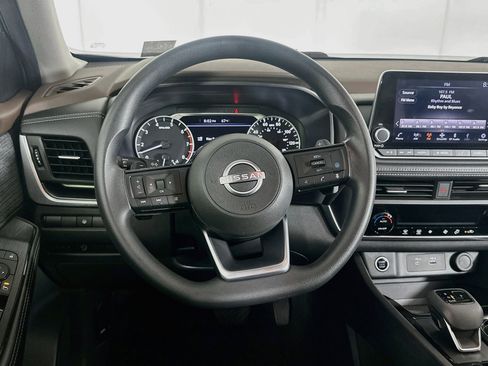 Used 2023 Nissan Rogue SV FWD image 18