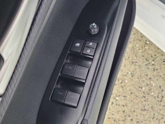 Used 2026 Toyota Camry SE FWD image 22