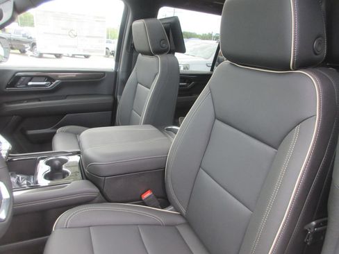 New 2026 GMC Yukon Elevation w/ Elevation Premium Package AWD/4WD image 11