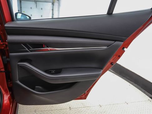 Used 2019 MAZDA MAZDA3 Sedan FWD image 23