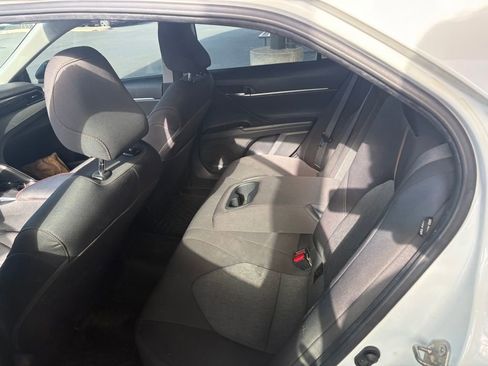 Used 2019 Toyota Camry FWD image 8