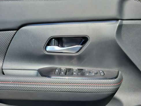 Used 2025 Nissan Kicks SR image 18