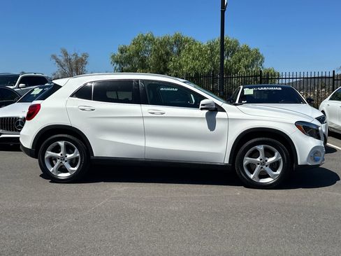 Used 2019 Mercedes-Benz GLA 250 4MATIC image 2