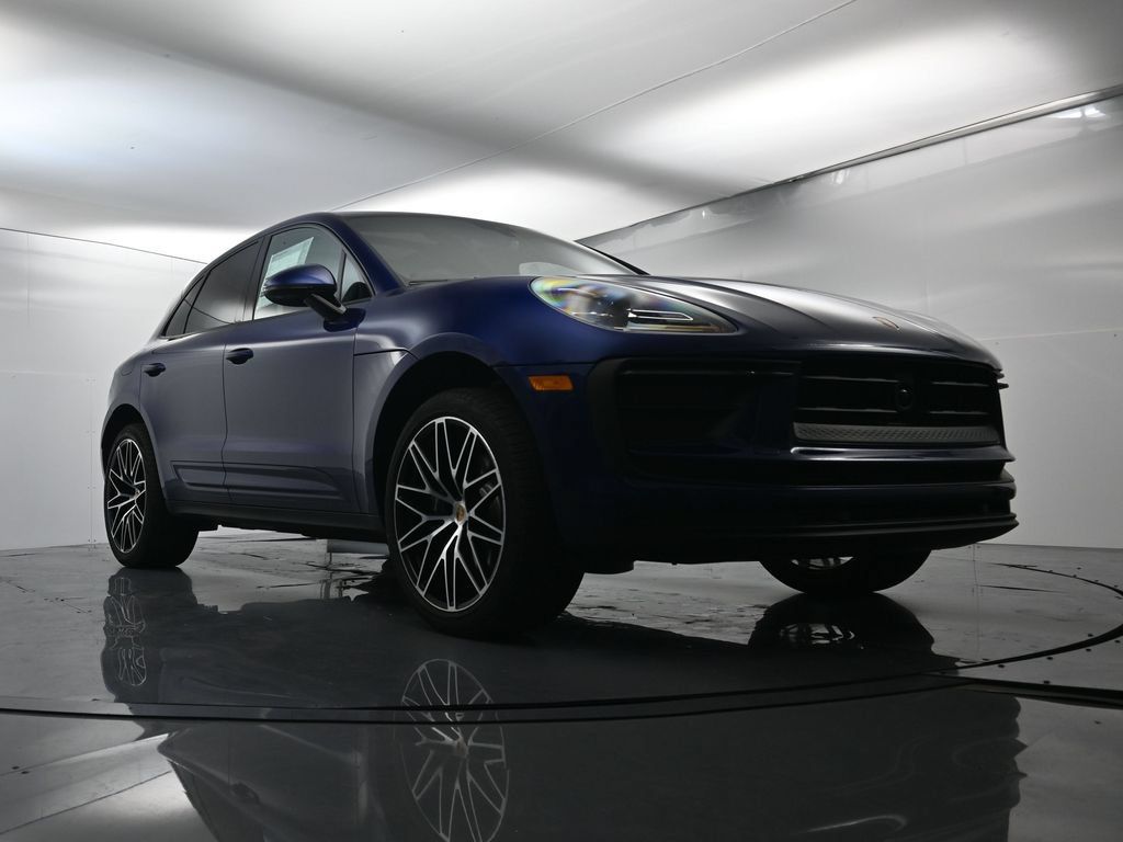 Certified 2025 Porsche Macan AWD/4WD image 55