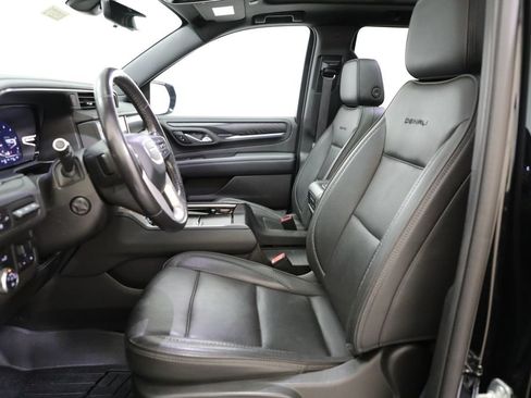 Used 2022 GMC Yukon Denali w/ Advanced Technology Package AWD/4WD image 9