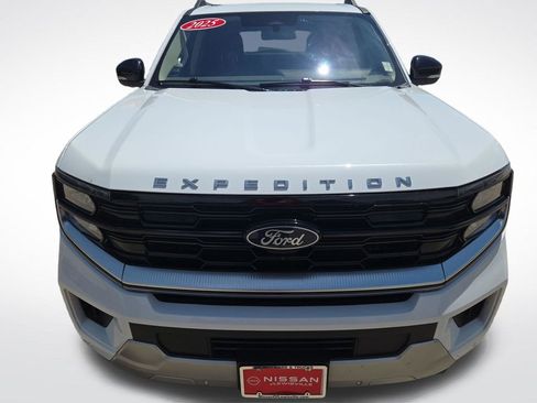 Used 2025 Ford Expedition Platinum AWD/4WD image 9