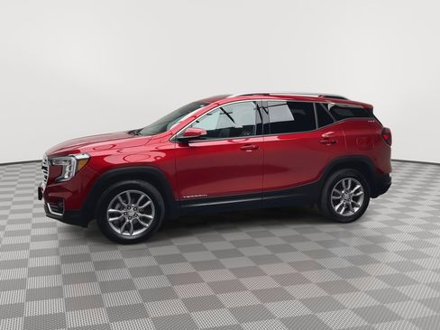 Certified 2022 GMC Terrain SLT w/ LPO, Floor Liner Package AWD/4WD image 37