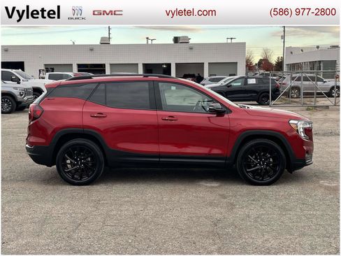 Certified 2023 GMC Terrain SLT w/ Elevation Edition image 2