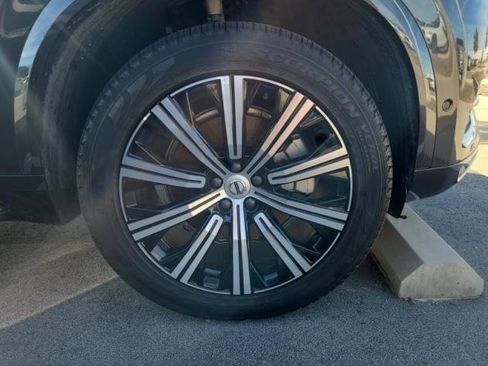 Used 2025 Volvo XC90 B5 Plus image 9