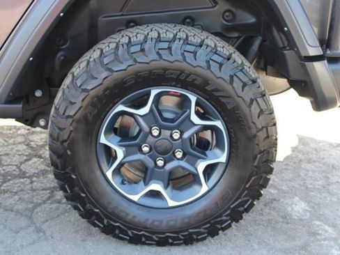 Used 2023 Jeep Wrangler Unlimited Rubicon w/ Cold Weather Group AWD/4WD image 6
