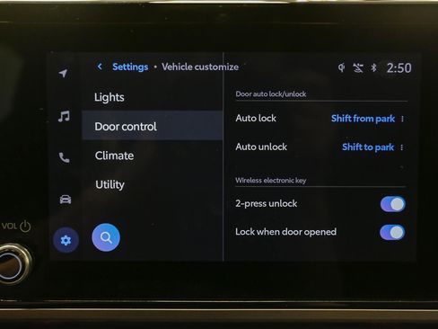 Used 2025 Toyota Camry SE w/ Convenience Package image 27