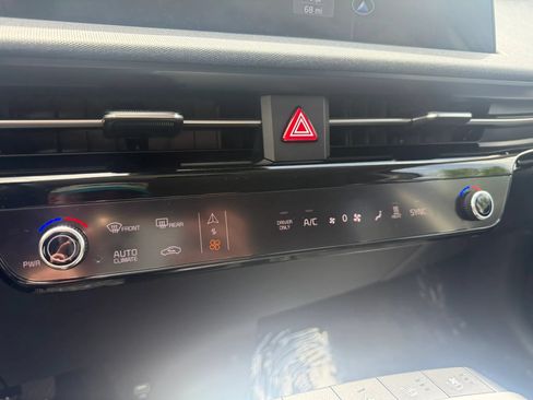 Used 2024 Kia EV6 Wind w/ Wind Technology Package AWD/4WD image 14