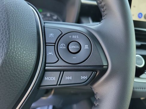 Used 2025 Toyota Corolla SE image 16