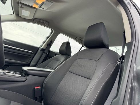 Used 2023 Nissan Altima 2.5 SV image 8