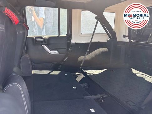 Used 2017 Jeep Wrangler Unlimited Rubicon w/ Cold Weather Group AWD/4WD image 22