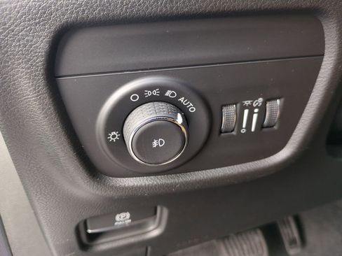 New 2025 Jeep Grand Cherokee Summit image 17