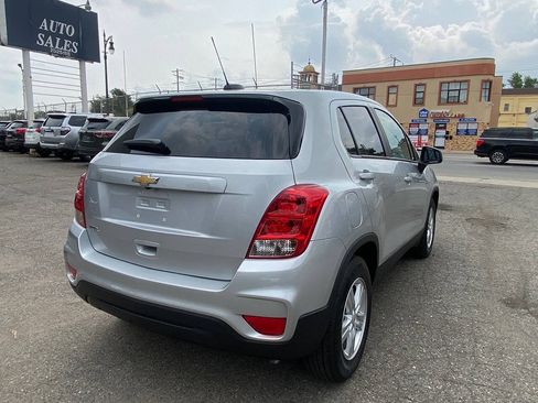 Used 2020 Chevrolet Trax LS w/ Tint and Cruise Package FWD image 8