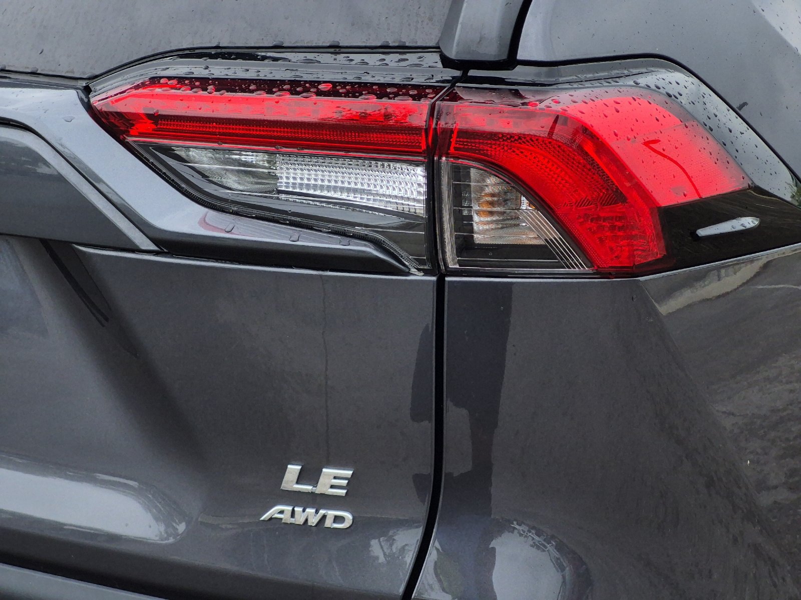 Used 2025 Toyota RAV4 LE AWD/4WD image 23