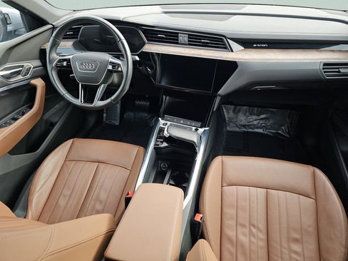Used 2022 Audi e-tron Premium image 30