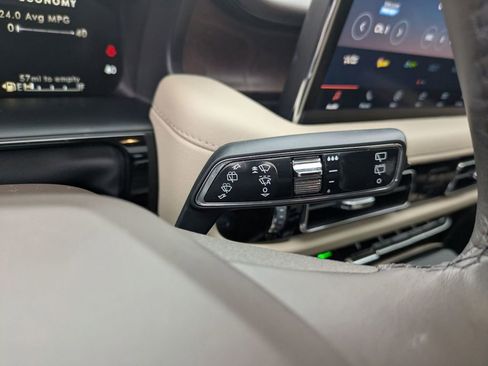 Used 2023 Lincoln Nautilus Reserve w/ Equipment Group 201A image 31