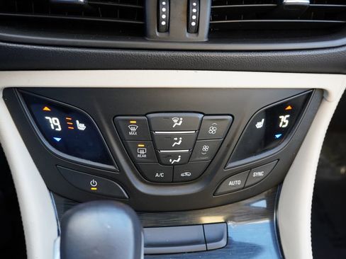 Used 2017 Buick Envision Essence image 27