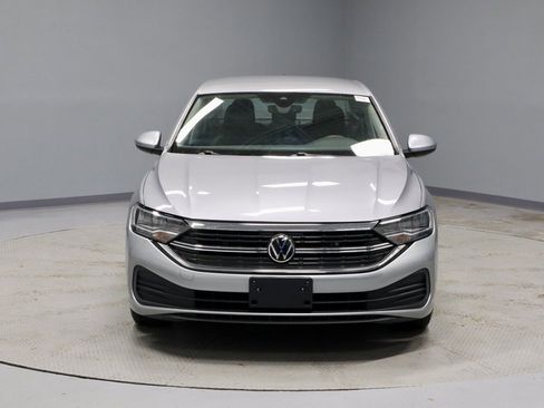 Used 2024 Volkswagen Jetta SE image 7