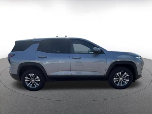 Used 2025 Chevrolet Equinox LT FWD image 16