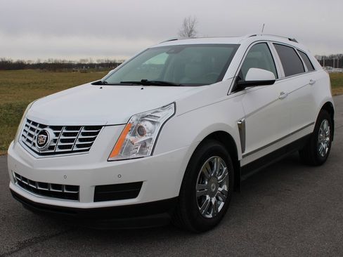 Used 2015 Cadillac SRX Luxury w/ Driver Awareness Package image 3