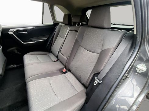 Used 2020 Toyota RAV4 XLE FWD image 20