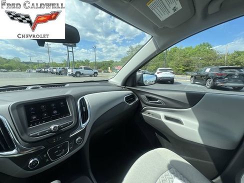 Certified 2024 Chevrolet Equinox LS w/ LS Convenience Package FWD image 11