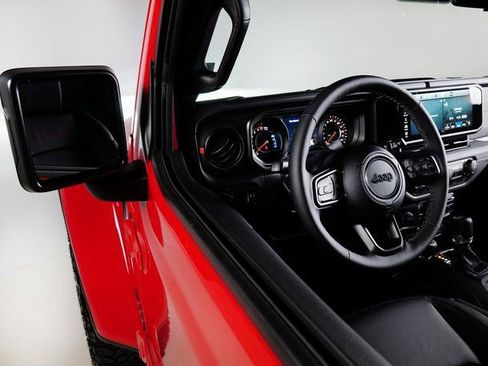 Used 2025 Jeep Gladiator Rubicon w/ Convenience Group image 22