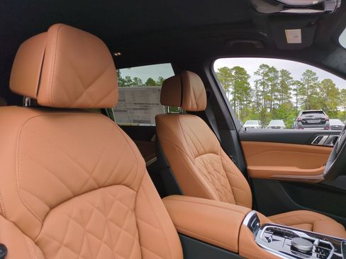 Used 2026 BMW X7 xDrive40i w/ M Sport Package AWD/4WD image 33