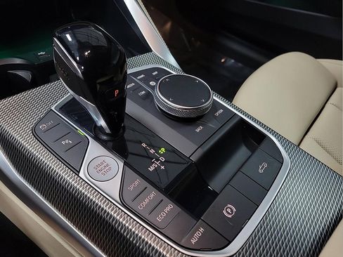 Used 2022 BMW M440i Convertible w/ Premium Package image 17