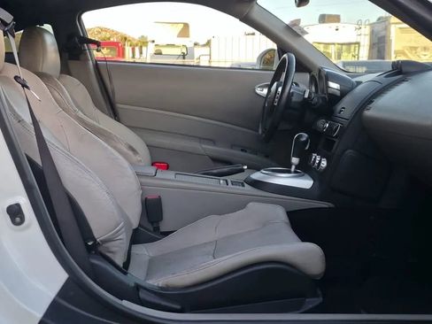 Used 2008 Nissan 350Z Touring image 28