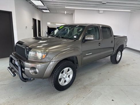 Used 2010 Toyota Tacoma 4x4 Double Cab image 4