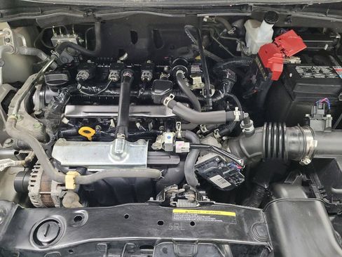 Used 2021 Nissan Versa SV FWD image 30