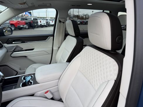 Used 2024 GMC Acadia Denali w/ Super Cruise Package image 13