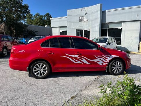 Used 2014 Volkswagen Jetta SE FWD image 2