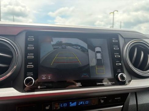Used 2023 Toyota Tacoma Limited AWD/4WD image 5