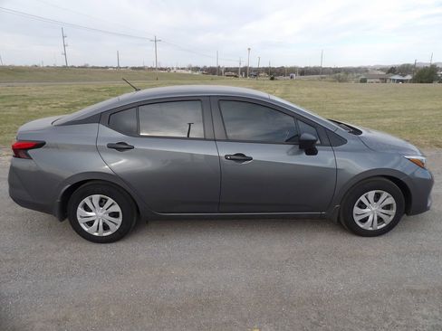 Used 2025 Nissan Versa S w/ Trunk Package image 5