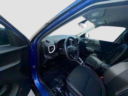 Used 2022 Hyundai Venue Limited FWD image 9