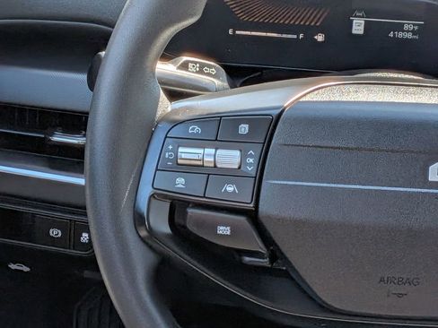 Used 2025 Kia K4 LXS image 23