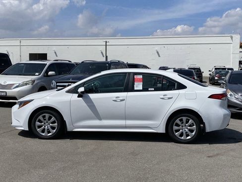 Used 2026 Toyota Corolla LE image 2