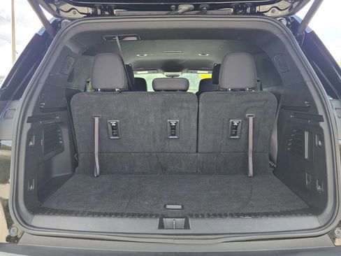 Used 2025 Chevrolet Traverse LT image 14