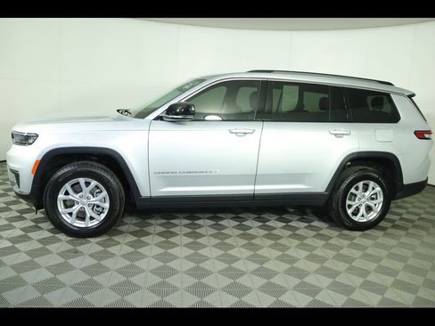 Used 2023 Jeep Grand Cherokee L Limited image 16